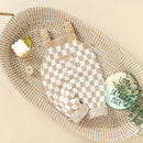 Macacão Bebê Colmeia Xadrez com Botões de Madeira